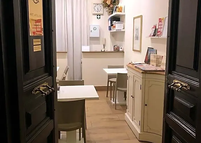 לינה וארוחת בוקר Art Atelier 3*